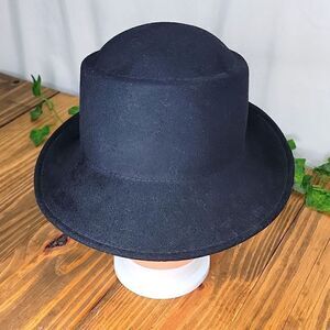 De-Me. Vintage. 100% Wool. Made in Italy. Black Fedora. EUC